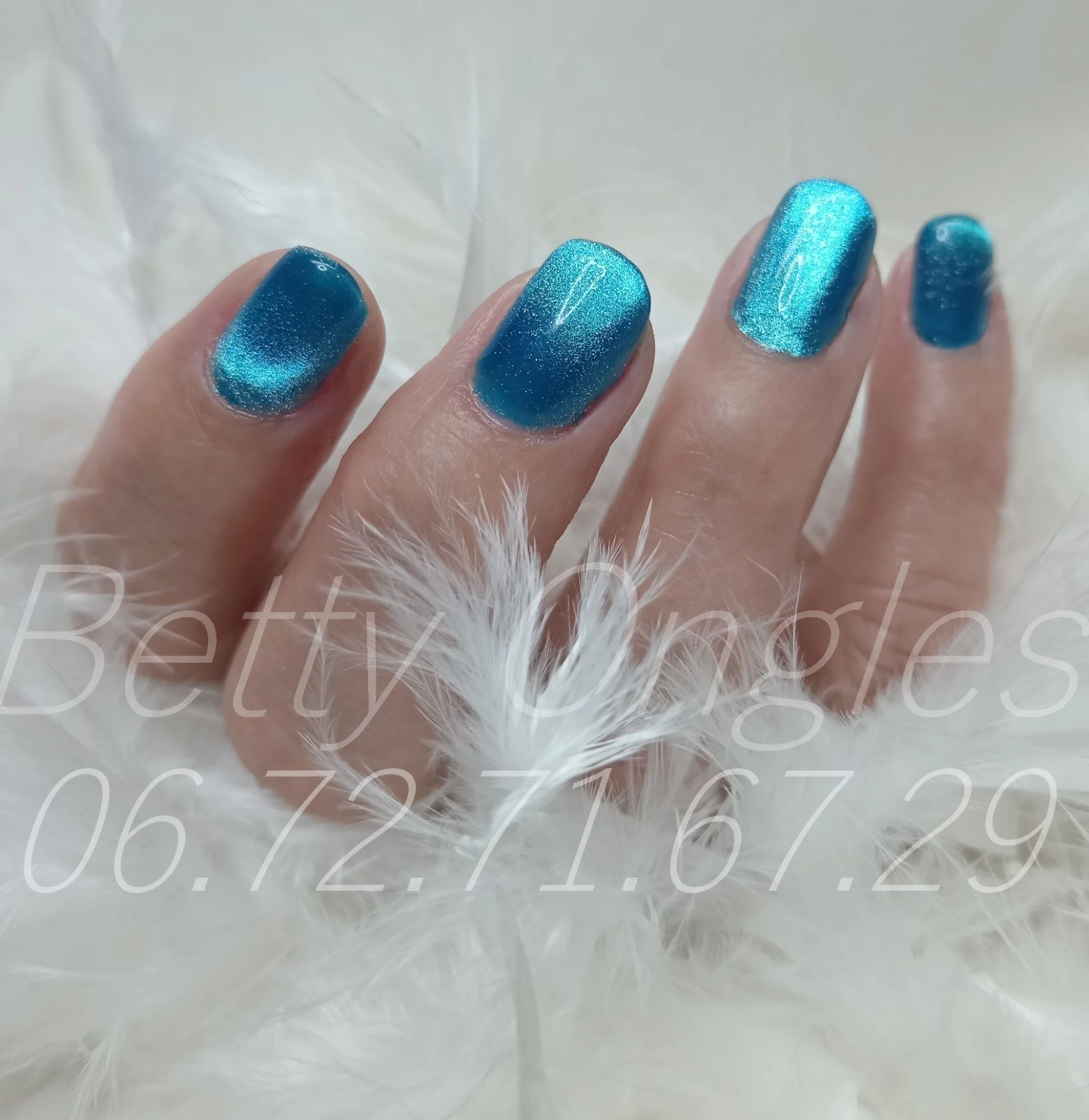 Pose en gel effet cat eyes